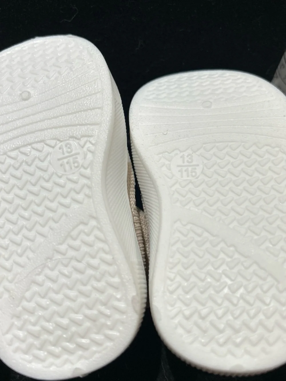 Baby/ toddler Beige Check Knit Slip-On Shoes size EU 13